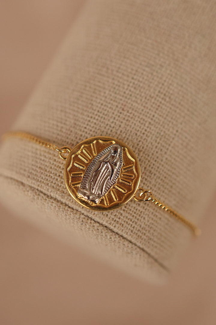 Pulsera ajustable chapa de oro virgen de Guadalupe bicolor.