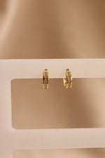 Load image into Gallery viewer, Hoop chico chapa de oro con tira zirconia
