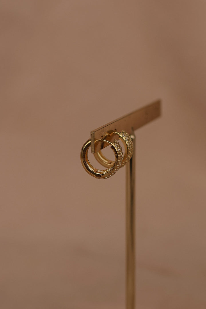 Arracada mediana chapa de oro con zirconias