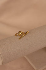 Load image into Gallery viewer, Anillo chapa de oro ajustable a tallas #6.5 #7 #8 #8.5

