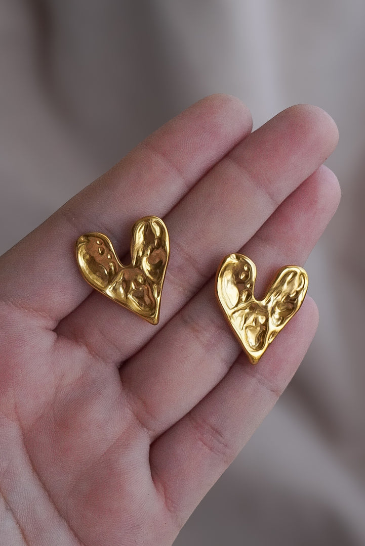 Aretes de corazón martillado acero inoxidable