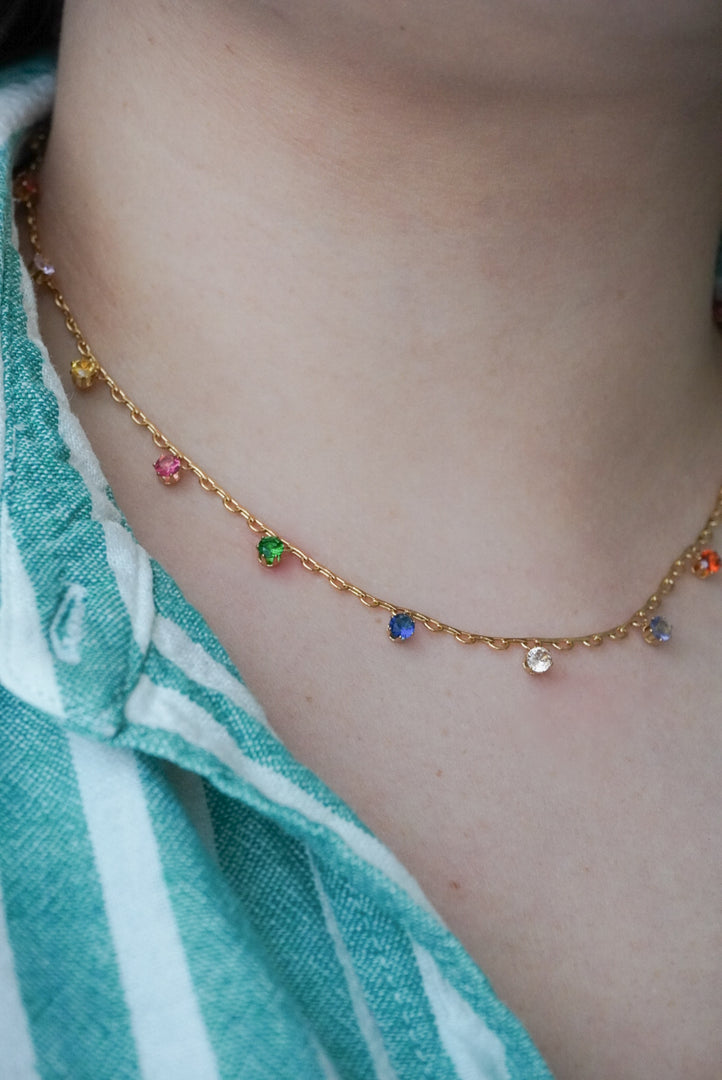 Collar de acero inoxidable con colores.