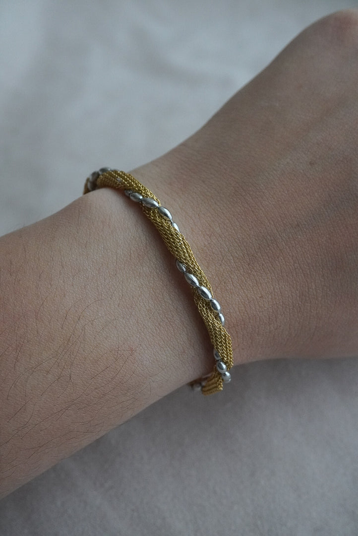 Pulsera de acero inoxidable.