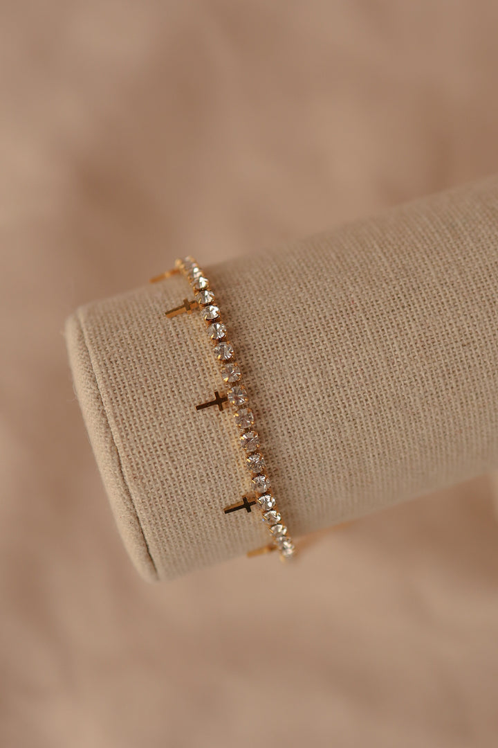 Pulsera de acero inoxidable con zirconias y cruz