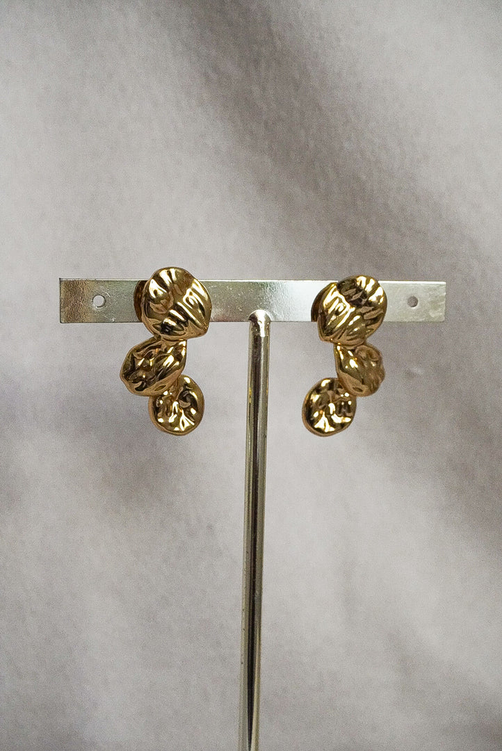 Aretes de acero inoxidable mitad pétalo