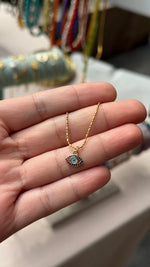 Load image into Gallery viewer, Collar ojo mini chapa de oro