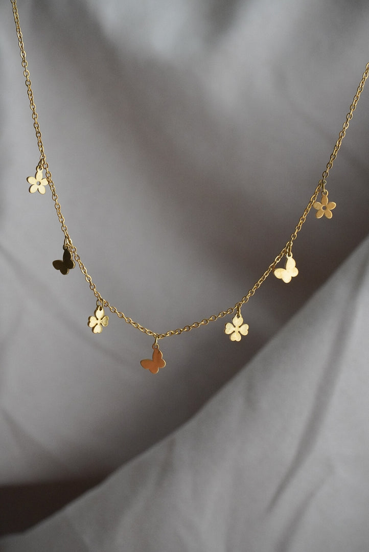 Collar primavera de acero inoxidable.