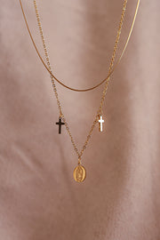 Collar doble con virgen de acero inoxidable.