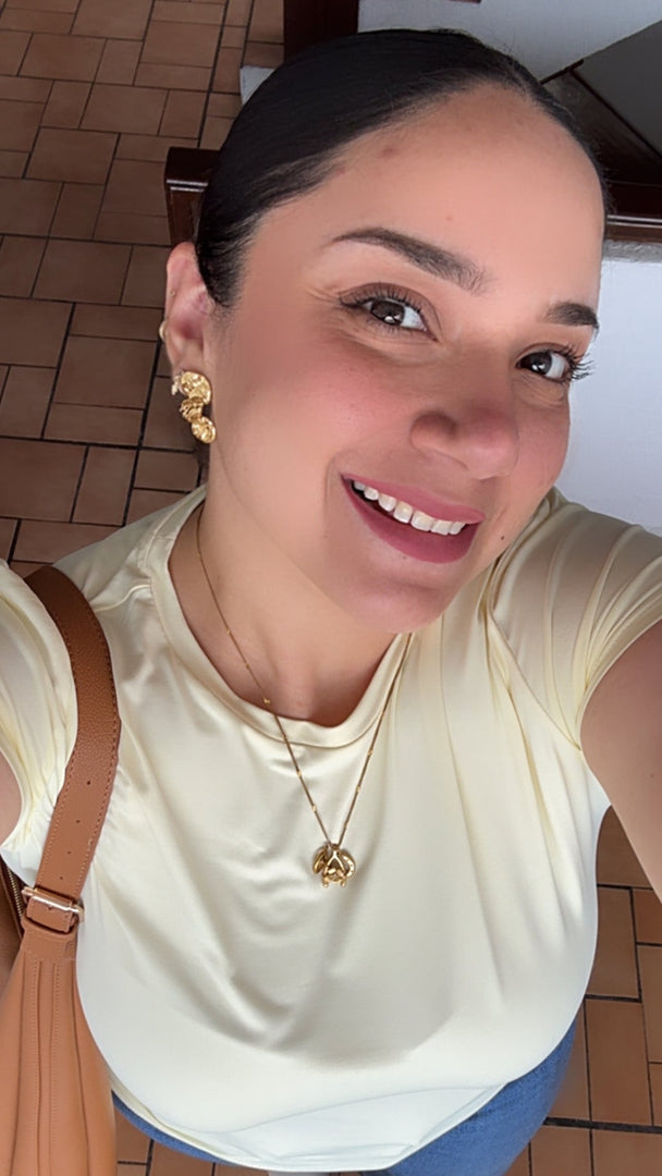 Aretes de acero inoxidable mitad pétalo