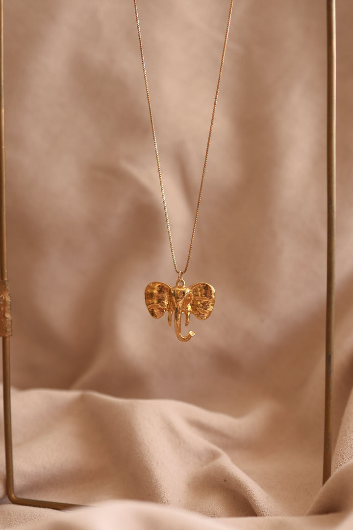 Collar elefante chapa de oro