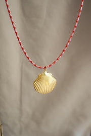 Collar concha chapa de oro