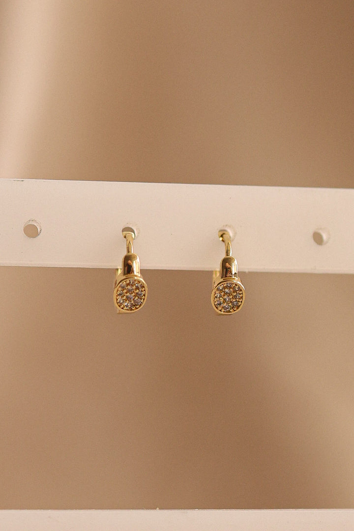 Hoop chapa de oro con óvalo de zirconias
