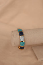 Load image into Gallery viewer, Brazalete chapa de oro con esmaltado azul
