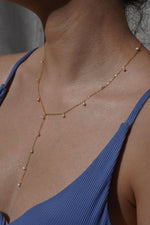 Load image into Gallery viewer, Collar corbatín chapa de oro y perla de río
