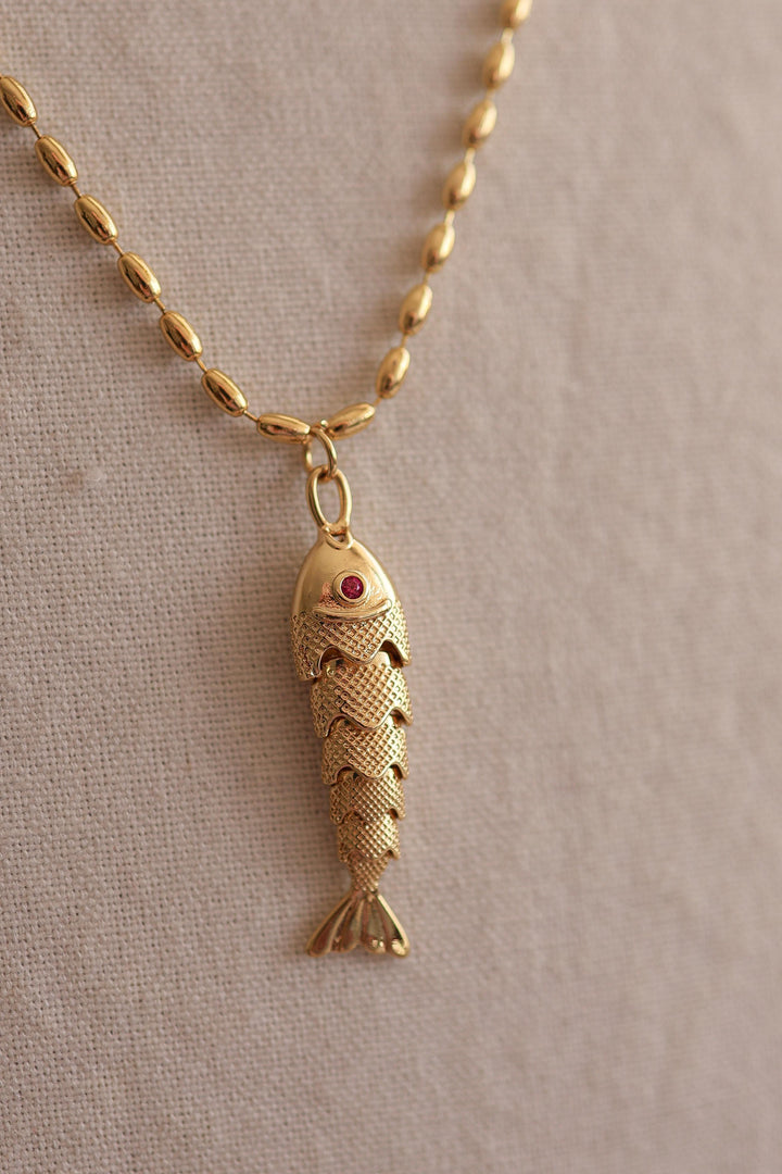 Collar pez chico chapa de oro 18 kilates